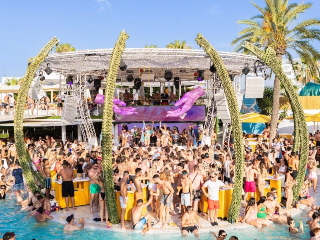 Apertura de la Temporada de Playa — 1 de Mayo