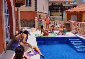 Duque Nest Hostel y Habitaciones Privadas - Costa Adeje, Tenerife