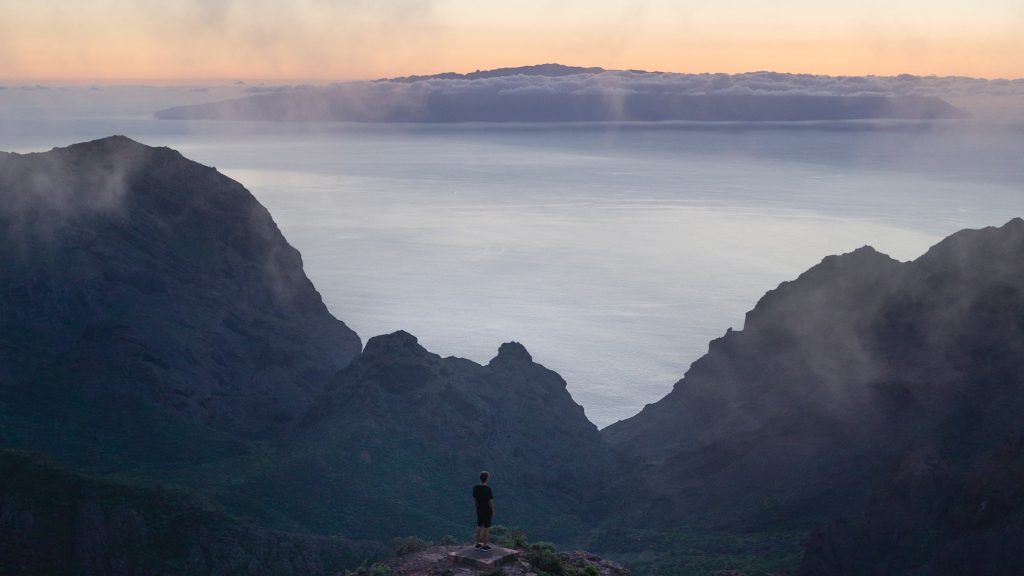 Masca con vista a la isla La Gomera - Tenerife
