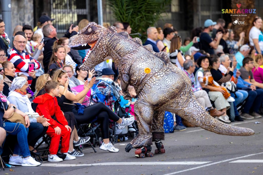 Il programma del carnevale di Tenerife 2024 a febbraio e i principali eventi con storia, spiegazioni e foto.