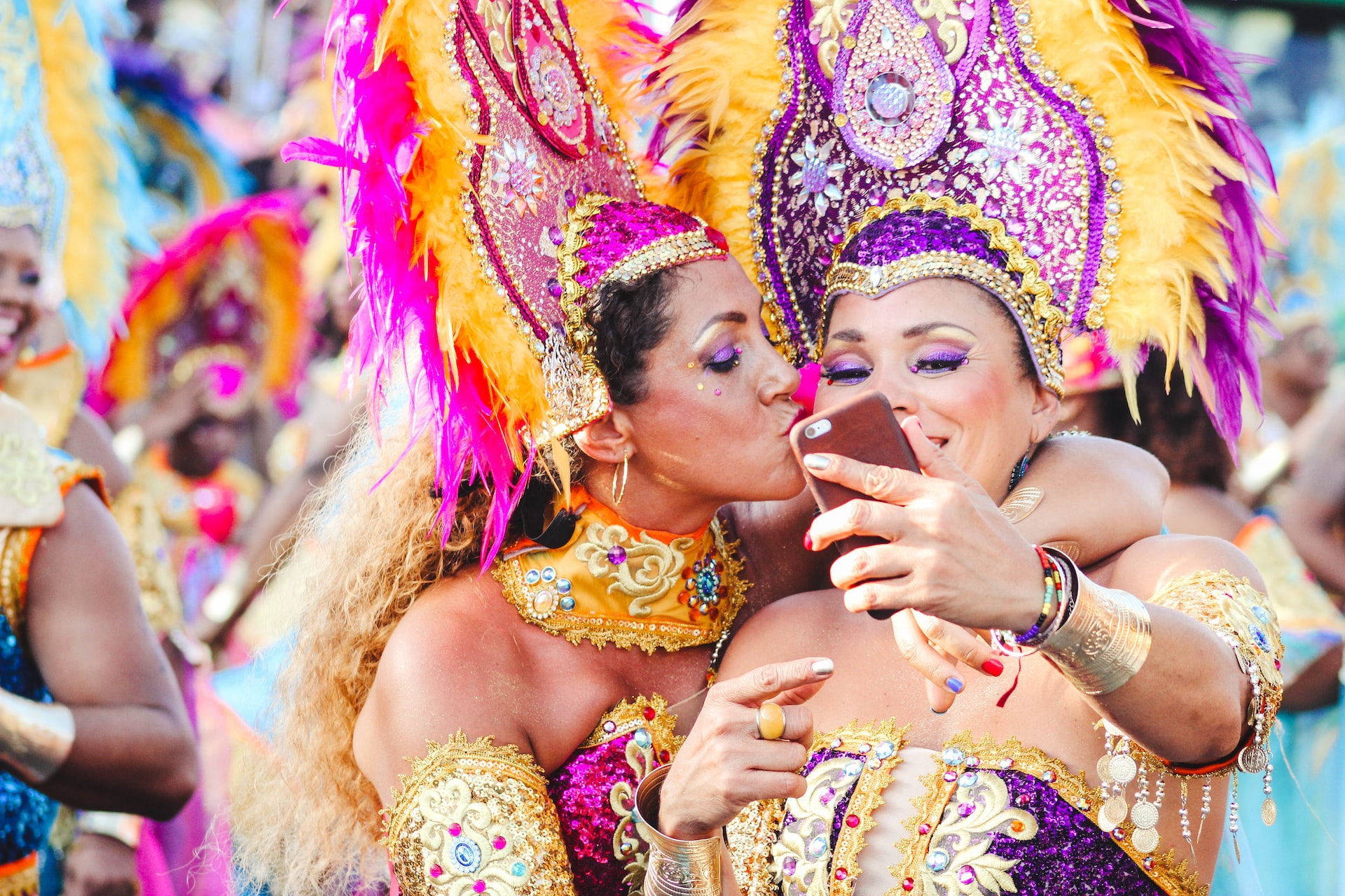 Tenerife Carnival 2023 – Did you know that Tenerife hosts the biggest Carnival in the world (after Rio)?